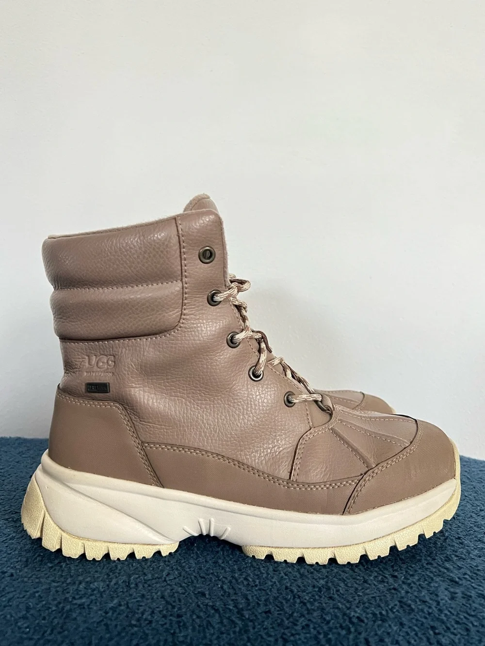 UGG Waterproof Yose Boot US8.5